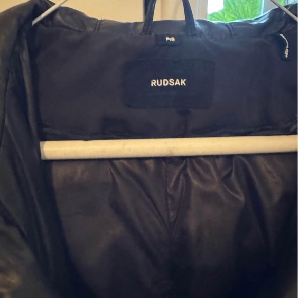 Black Puffer Jacket with Thumb Holes - Picture 6 of 6